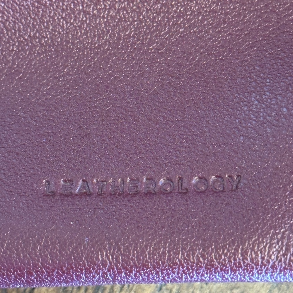 Leatherology | Aleena Soft Zippered Tote in Bordeaux - Full Grain Leather - Picture 9 of 16